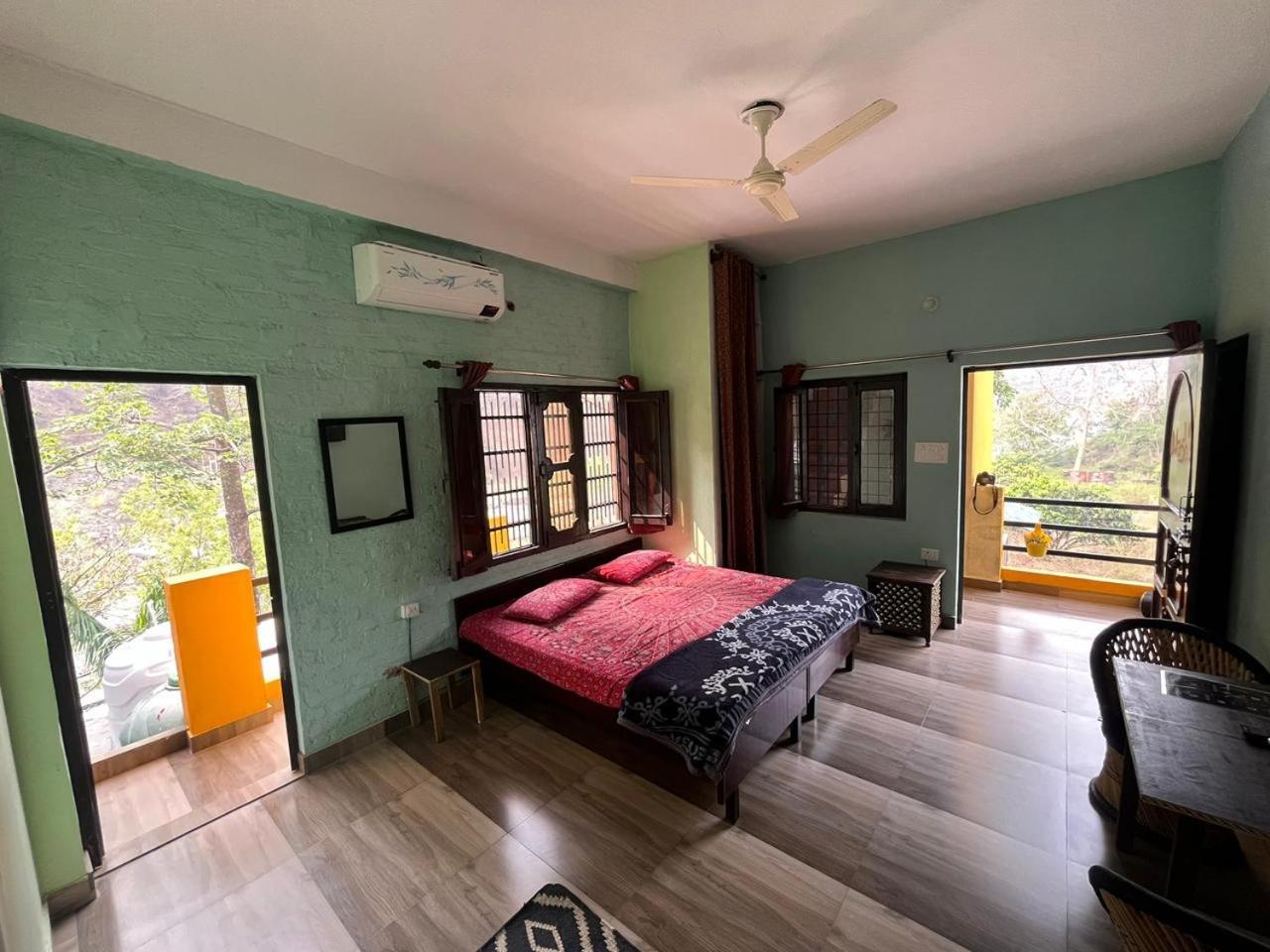 Utsav Riverbank Homestay Haldwāni Exterior foto